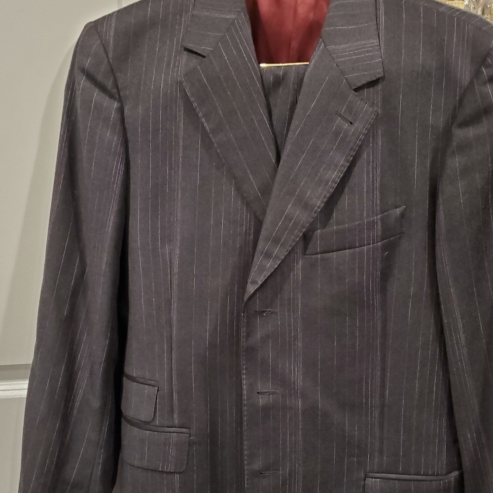 Paul smith men's suit size 48 (us)grey pin striped